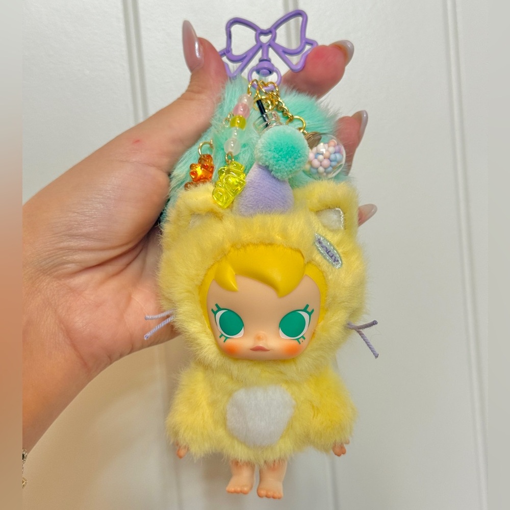 BABY MOLLY POCKET FRIENDS KEYCHAIN-ENJOY THE SUNSHINE